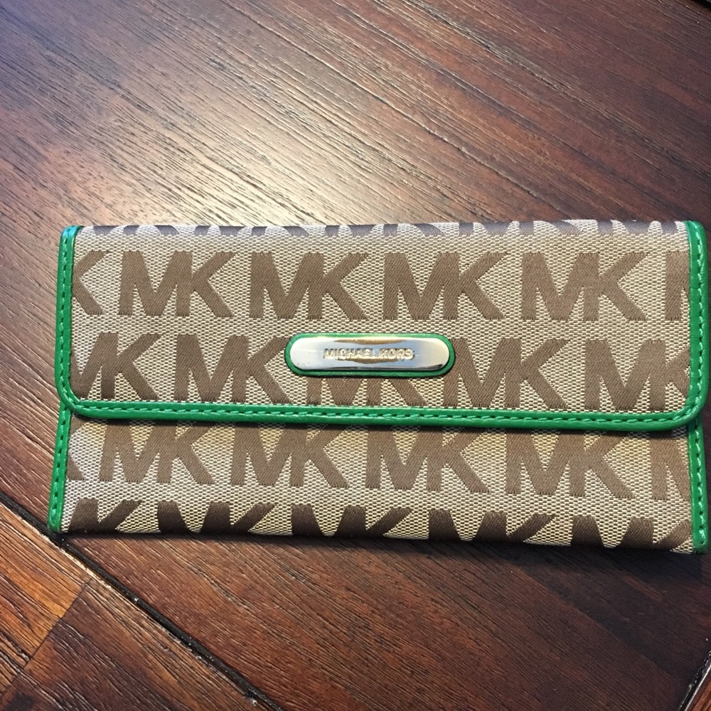 Micheal kors wallet
